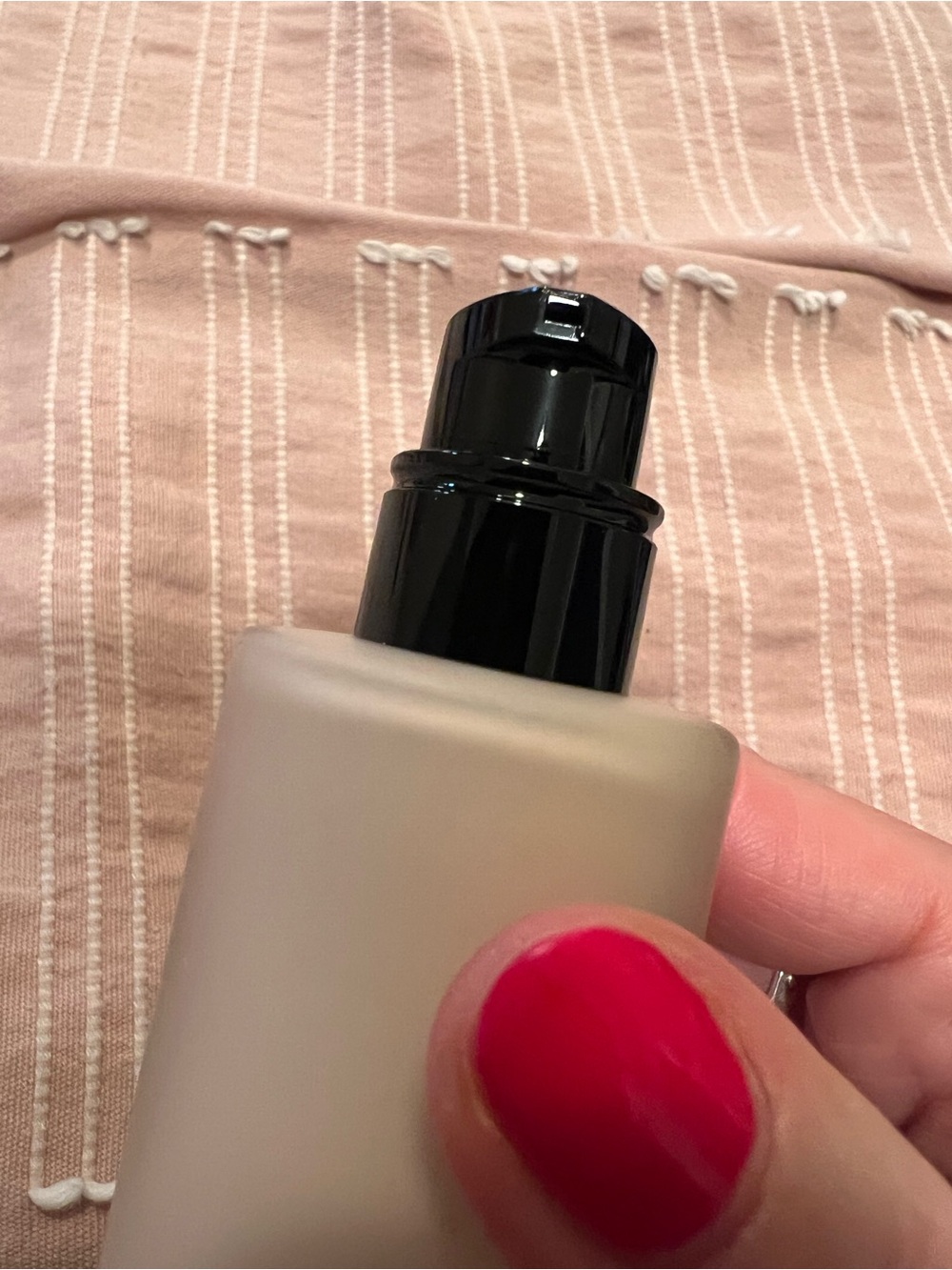 New N°1 DE CHANEL REVITALIZING FOUNDATION BD01 - Picture 3 of 9